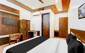 Hotel Viraj